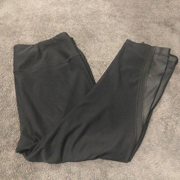 🔮 5/$25 90 Degree‎ By Reflex Cropped Leggings - Picture 1 of 8